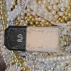 KVD Beauty Good Apple foundation in shade Light 012